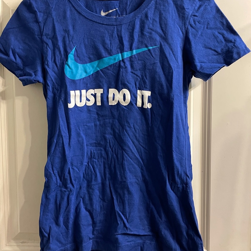 Nike Women’s T-Shirt